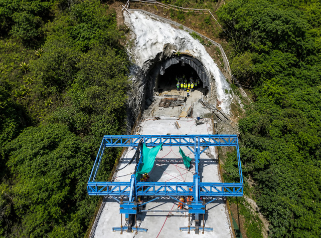 08 Túnel del Toyo 1